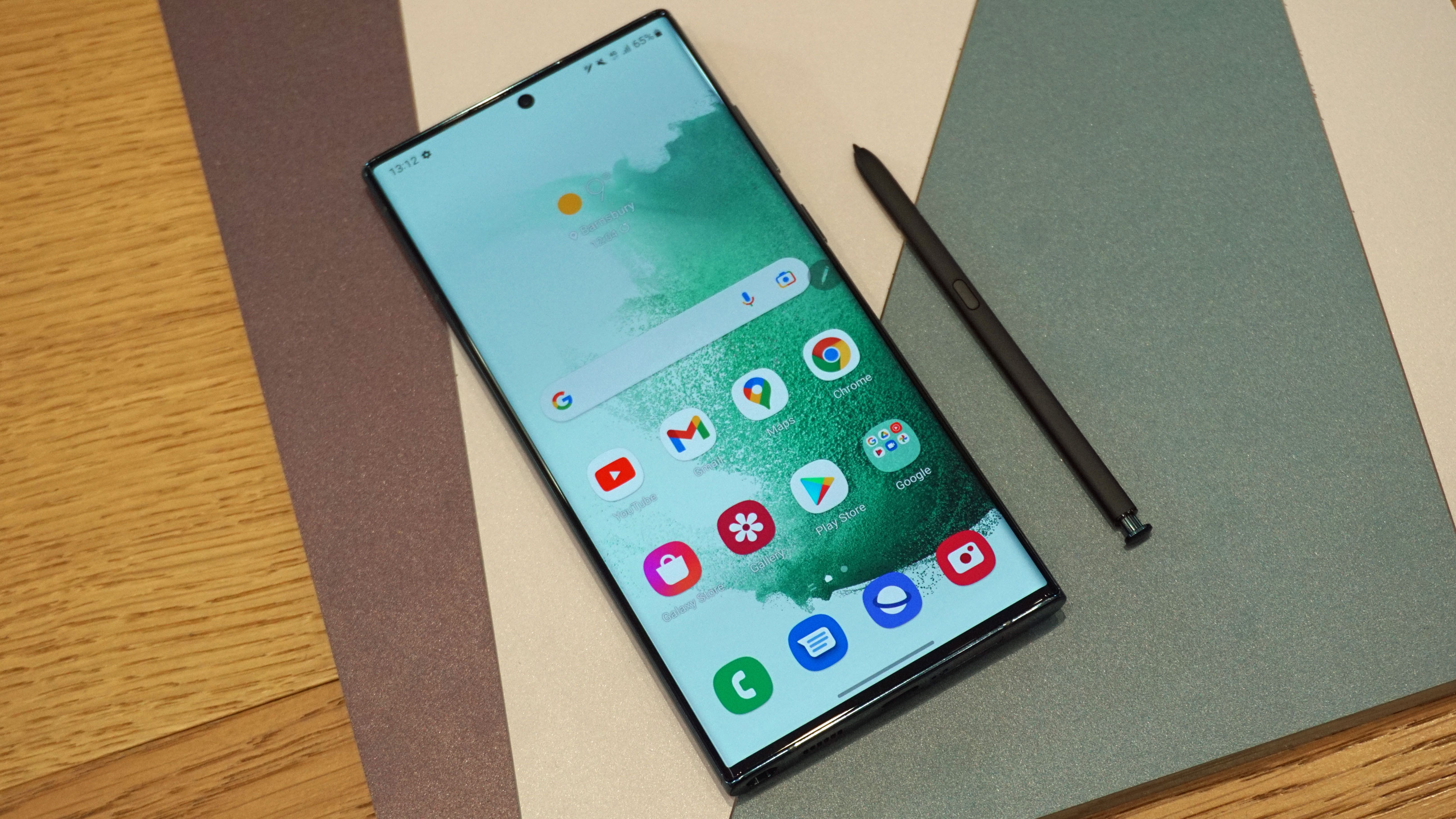 Пользователи Samsung Galaxy S22 Ultra жалуются на проблемы с дисплеем