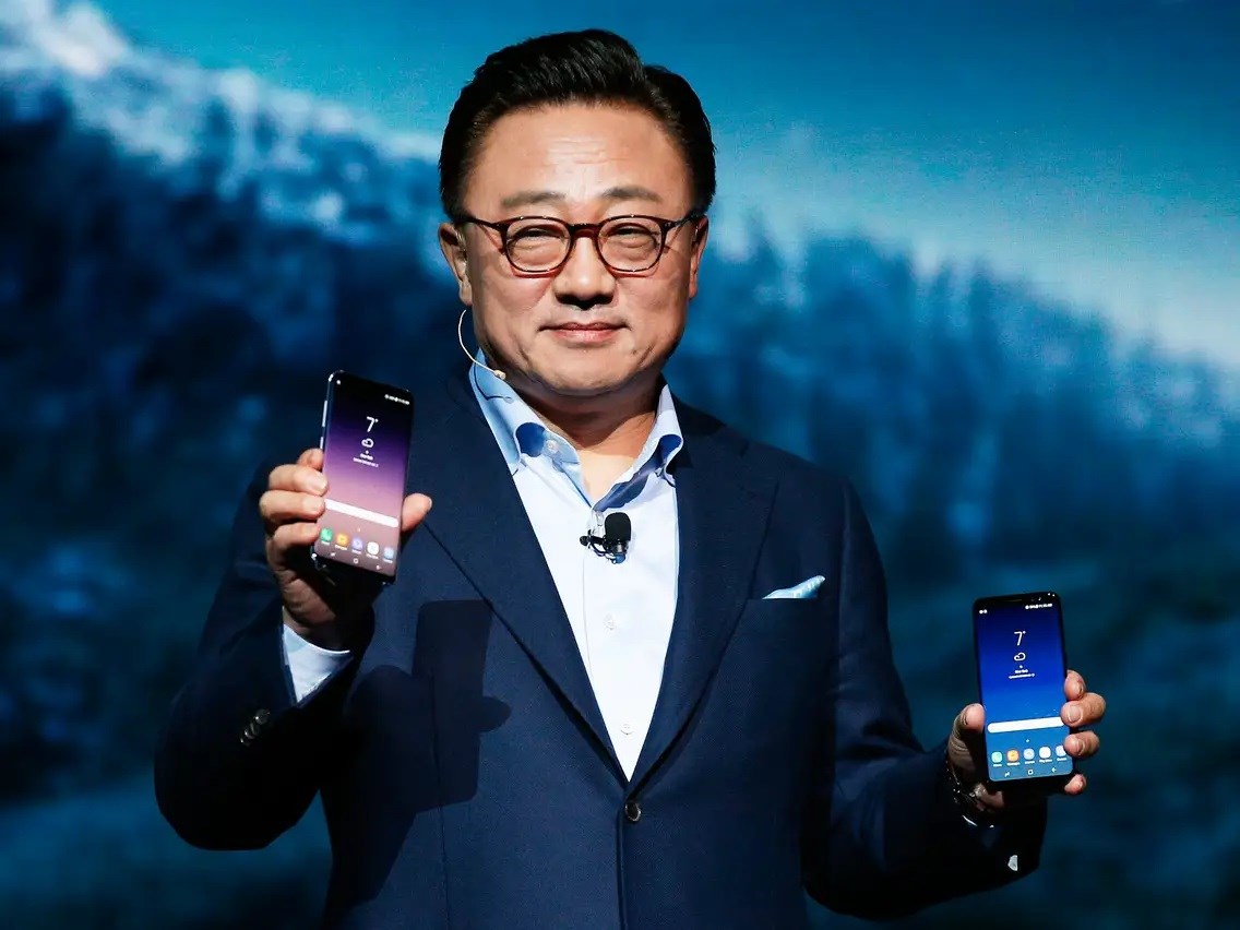Генеральный директор Samsung извинился за замедление работы смартфонов